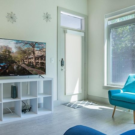Beautiful Riverwalk Apt With Full Amenities, King Bed & Free Parking San Antonio Eksteriør bilde