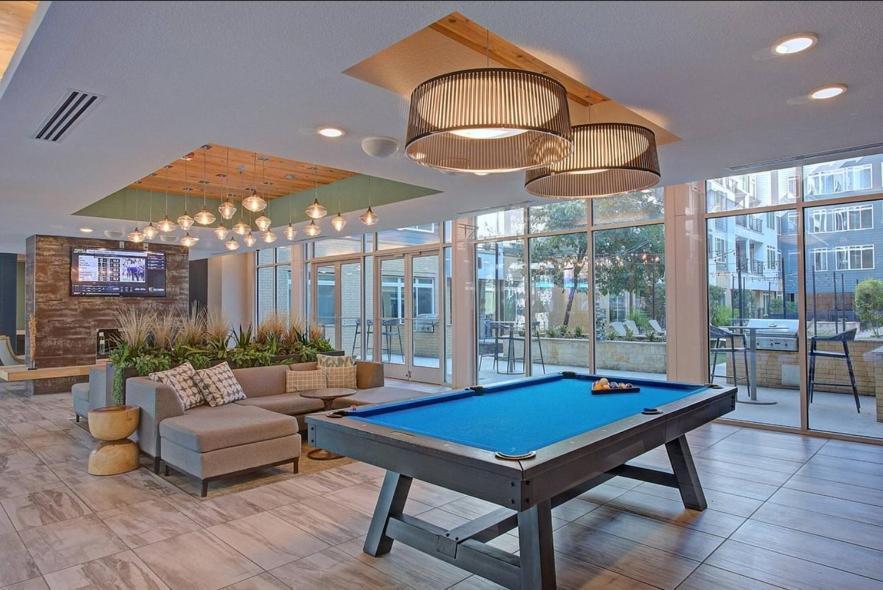 Beautiful Riverwalk Apt With Full Amenities, King Bed & Free Parking San Antonio Eksteriør bilde