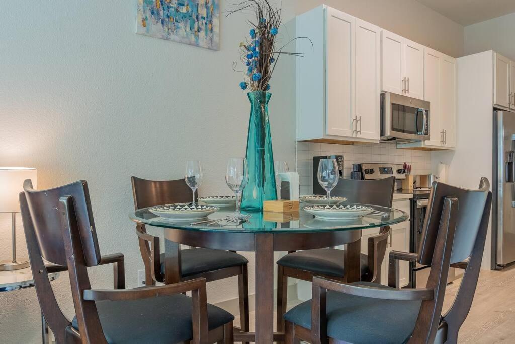 Beautiful Riverwalk Apt With Full Amenities, King Bed & Free Parking San Antonio Eksteriør bilde