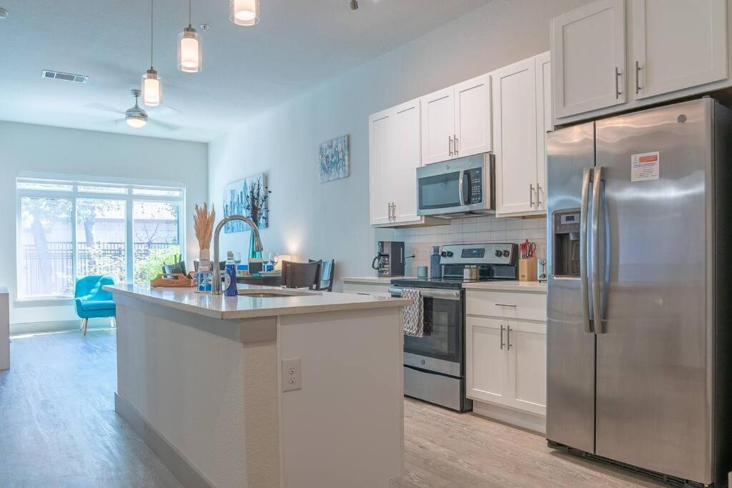 Beautiful Riverwalk Apt With Full Amenities, King Bed & Free Parking San Antonio Eksteriør bilde