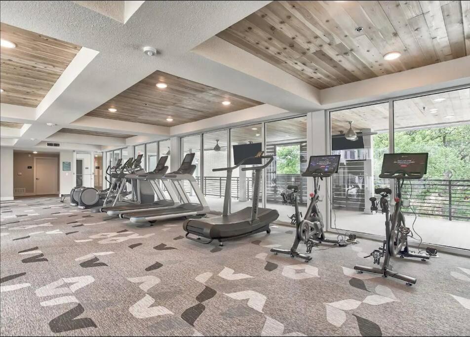 Beautiful Riverwalk Apt With Full Amenities, King Bed & Free Parking San Antonio Eksteriør bilde