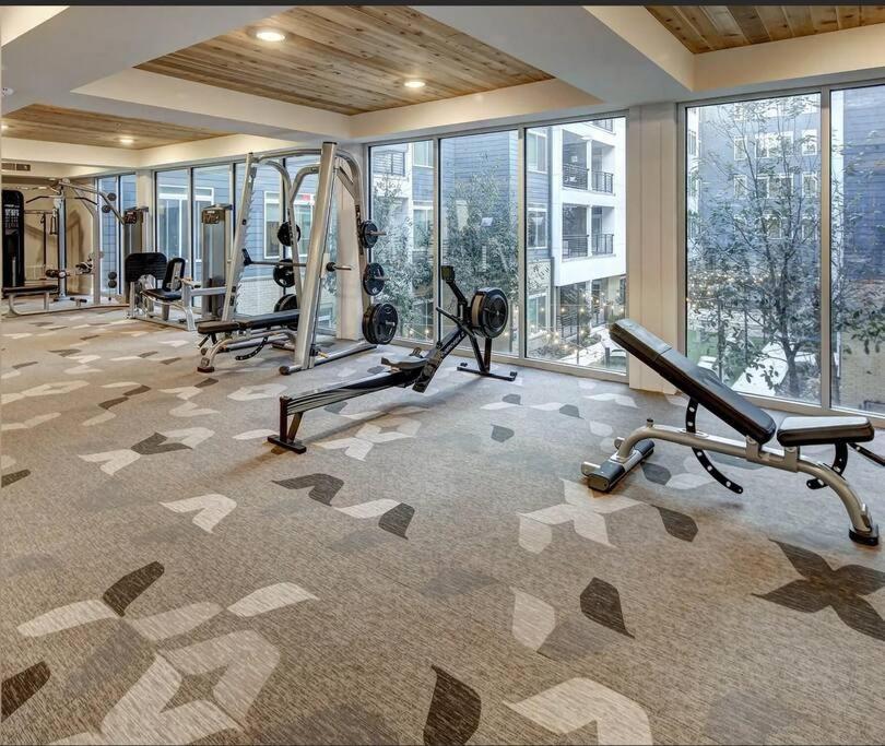 Beautiful Riverwalk Apt With Full Amenities, King Bed & Free Parking San Antonio Eksteriør bilde