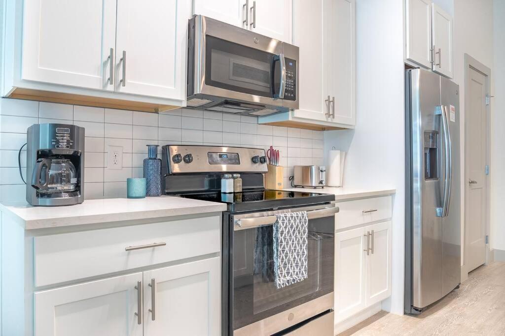 Beautiful Riverwalk Apt With Full Amenities, King Bed & Free Parking San Antonio Eksteriør bilde