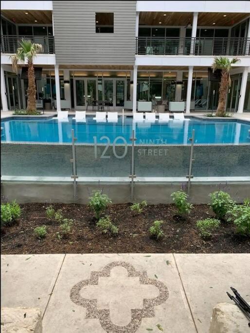 Beautiful Riverwalk Apt With Full Amenities, King Bed & Free Parking San Antonio Eksteriør bilde