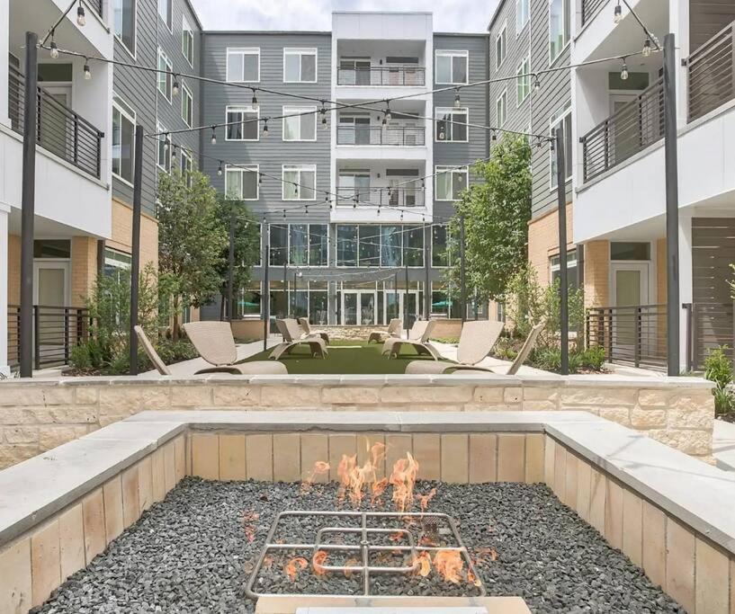 Beautiful Riverwalk Apt With Full Amenities, King Bed & Free Parking San Antonio Eksteriør bilde
