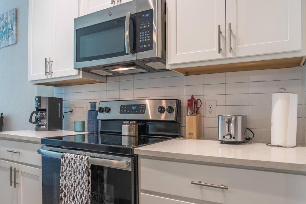 Beautiful Riverwalk Apt With Full Amenities, King Bed & Free Parking San Antonio Eksteriør bilde