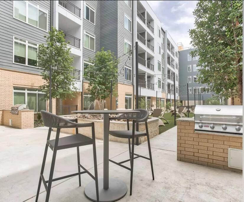 Beautiful Riverwalk Apt With Full Amenities, King Bed & Free Parking San Antonio Eksteriør bilde